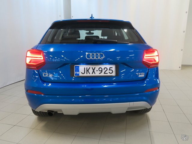 AUDI Q2 12