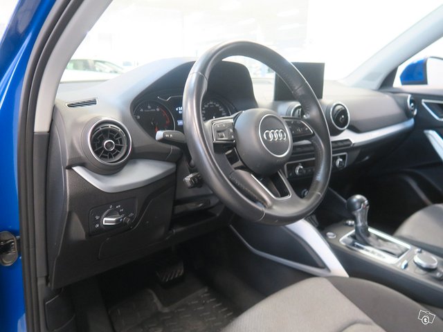 AUDI Q2 17