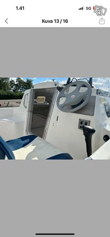 Quicksilver 450 cabin 8