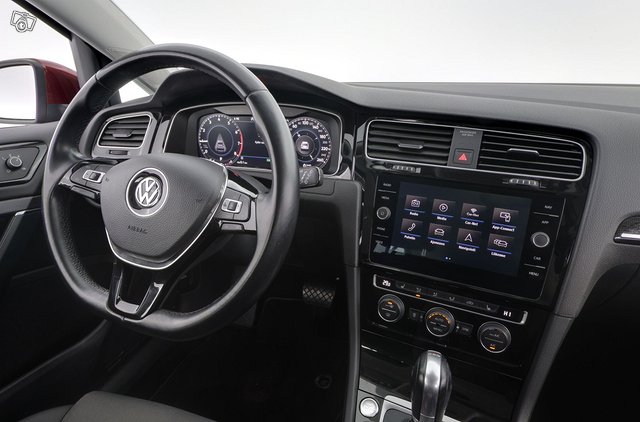 Volkswagen Golf 9