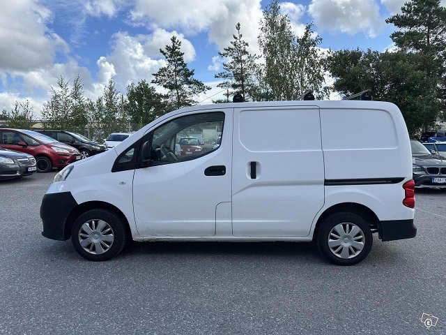 Nissan NV200 11