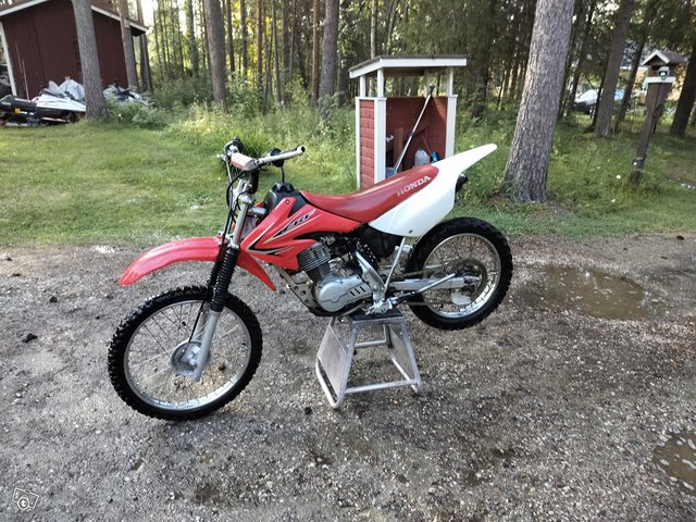 Honda CRF 100F 4