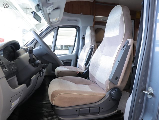 Adria Coral S 670SLL 6