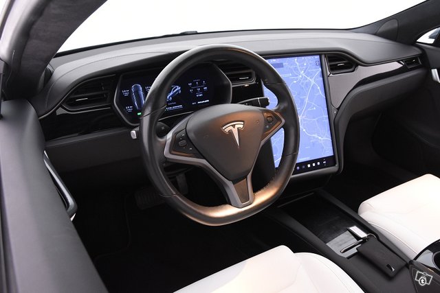 Tesla Model S 19