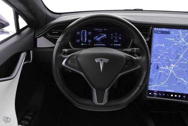 Tesla Model S 22