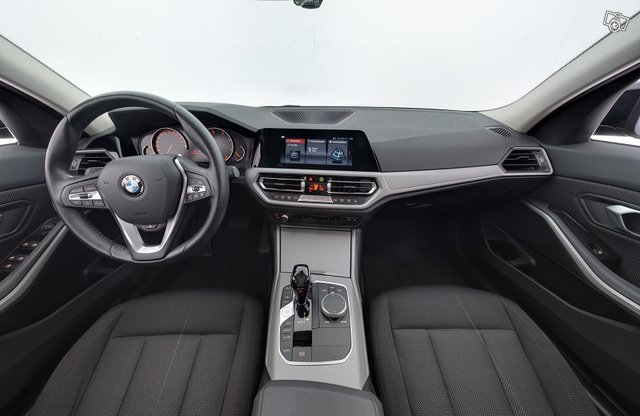 BMW 320 11