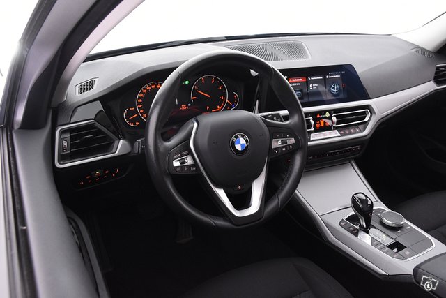 BMW 320 18