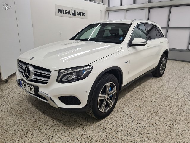 MERCEDES-BENZ GLC