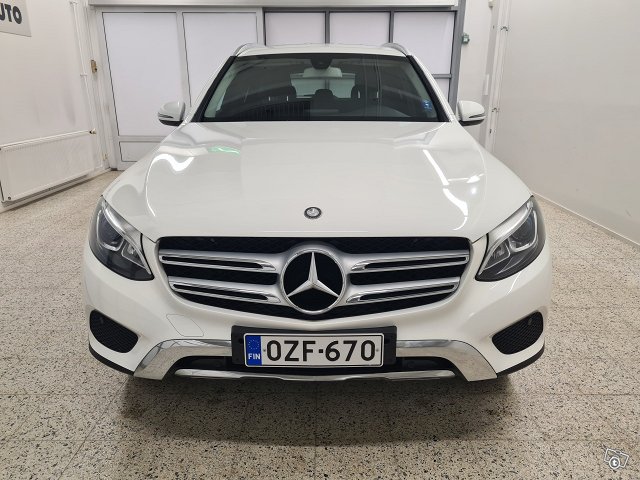 MERCEDES-BENZ GLC 2