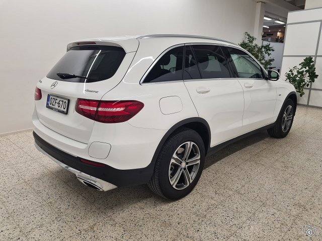 MERCEDES-BENZ GLC 5