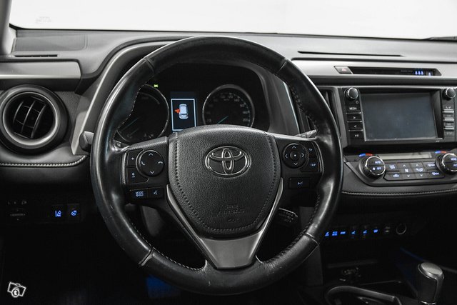 Toyota RAV4 12