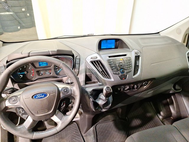 Ford Transit Custom 11