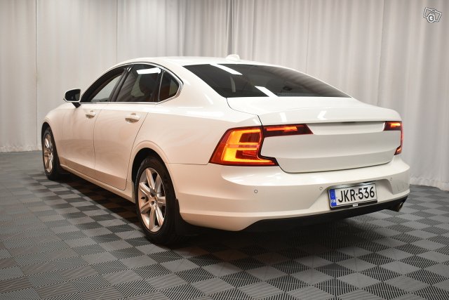 Volvo S90 5