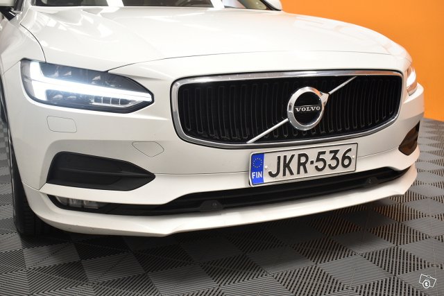 Volvo S90 9