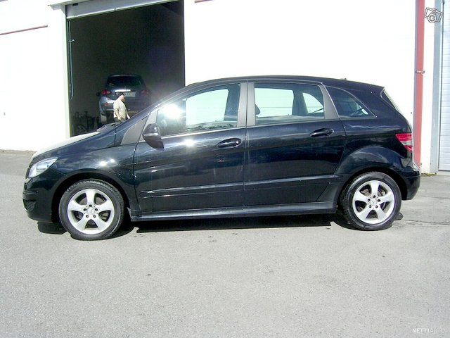 Mercedes-Benz B 2