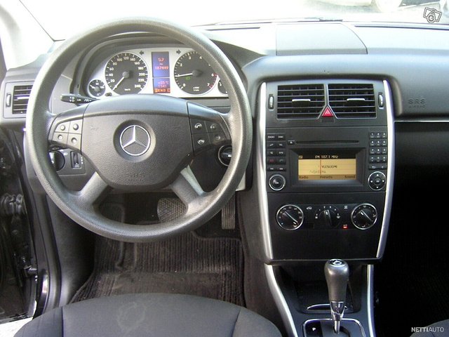 Mercedes-Benz B 8