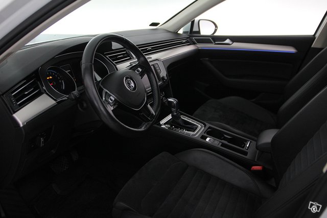 Volkswagen Passat 10