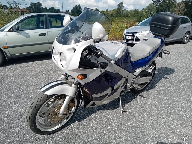 Yamaha FZR 1000 5