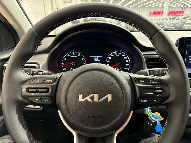 KIA Rio 19