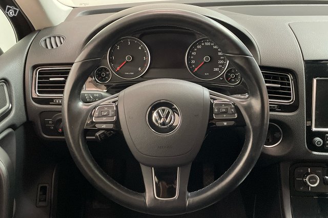 Volkswagen Touareg 16