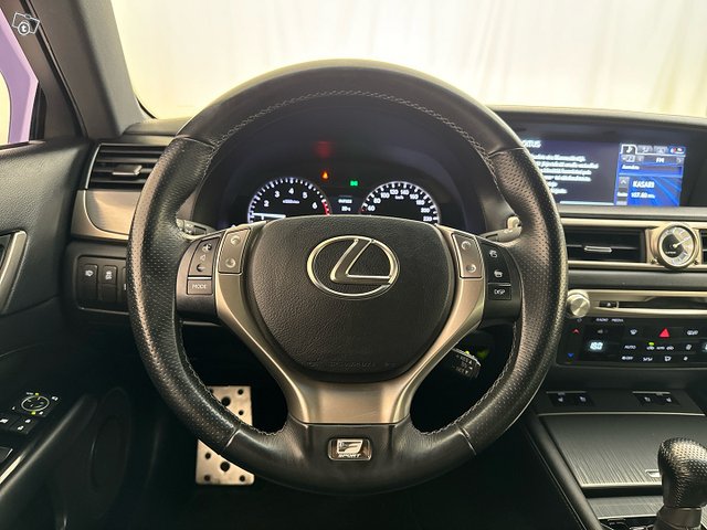 Lexus GS 18