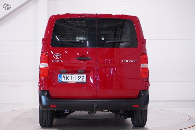 Toyota Proace 6