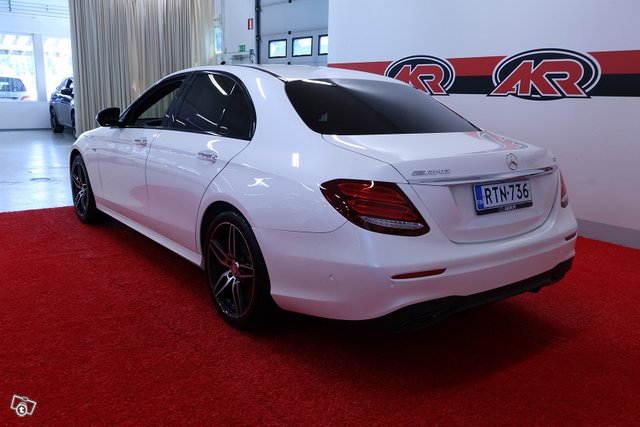 MERCEDES-BENZ E 43 AMG 4