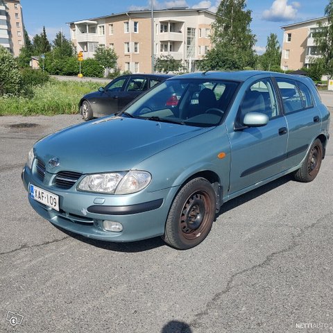 Nissan Almera