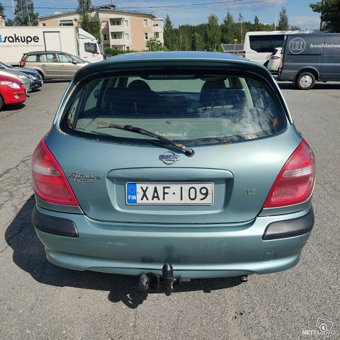 Nissan Almera 11