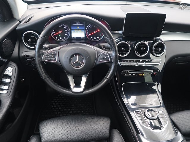 Mercedes-Benz GLC 7