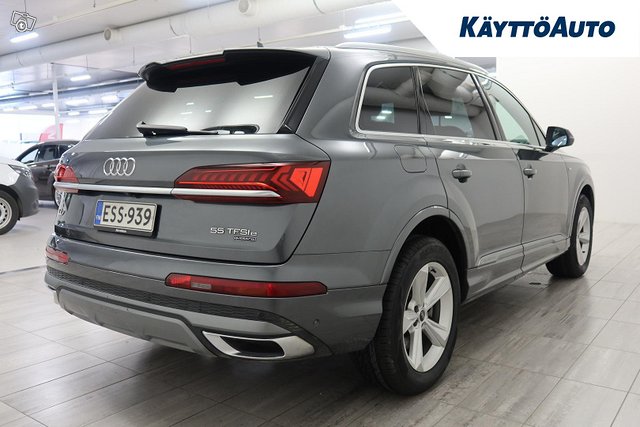 Audi Q7 4