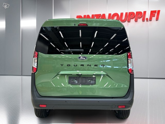 Ford Tourneo Courier 5