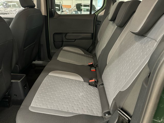 Ford Tourneo Courier 10