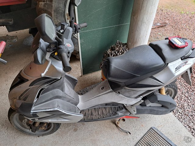 Aprilia sr