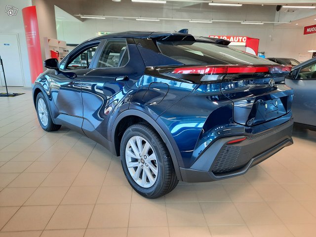 Toyota C-HR 2