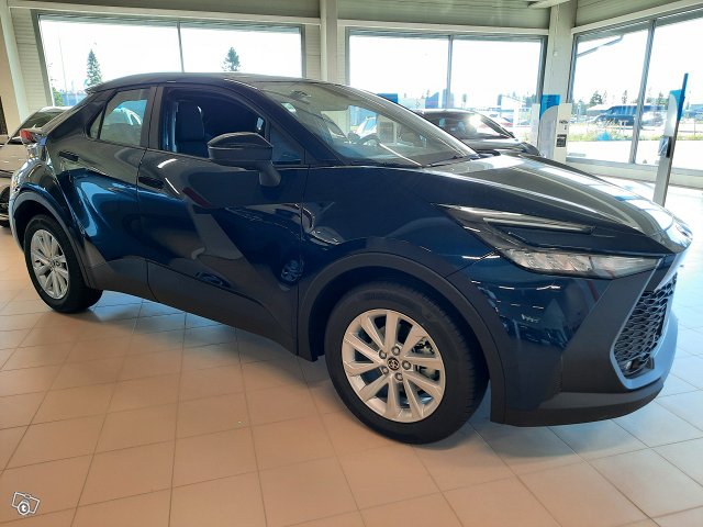 Toyota C-HR 4