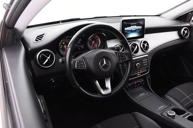 Mercedes-Benz CLA 17