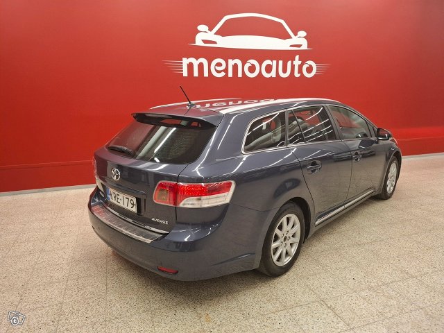 Toyota Avensis 3