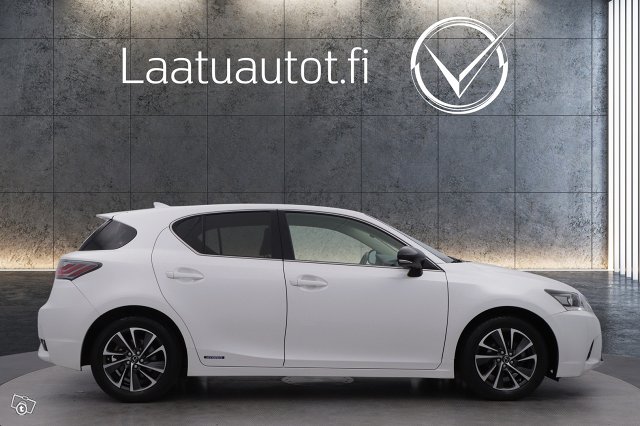 Lexus CT 5