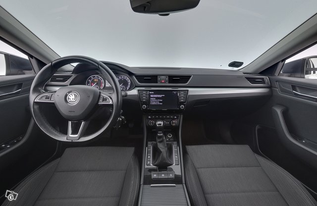 SKODA Superb 8