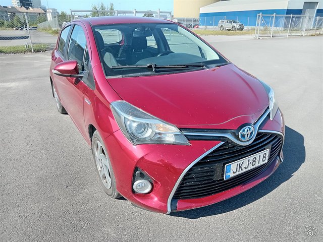 TOYOTA Yaris