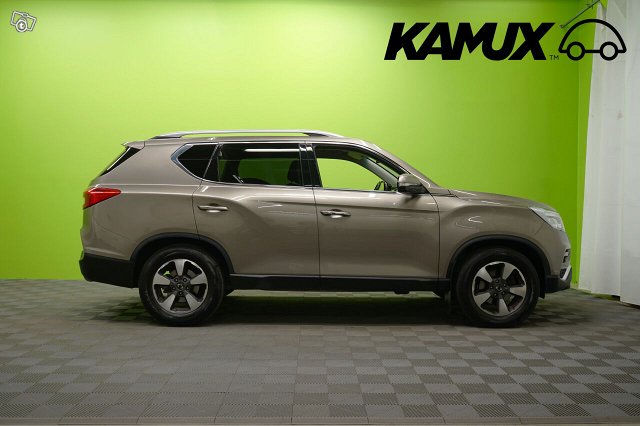 Ssangyong Rexton 2