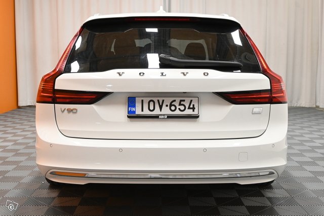 Volvo V90 6