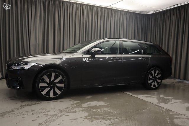 Volvo V90 2