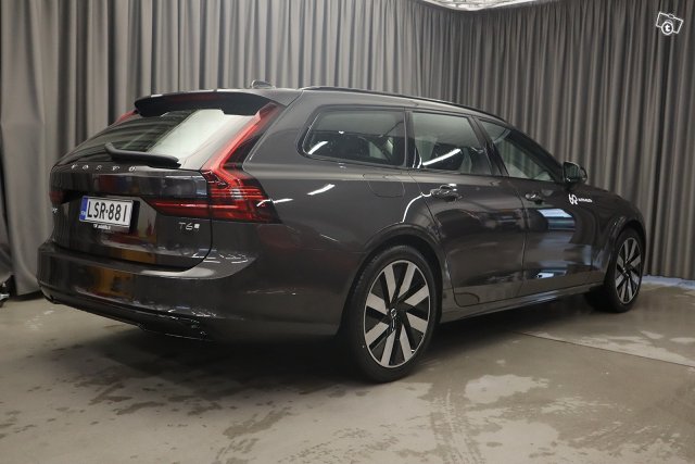 Volvo V90 21