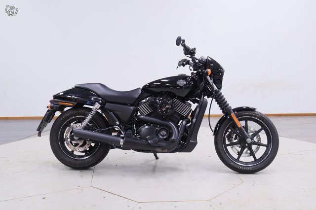 Harley-Davidson Street 8