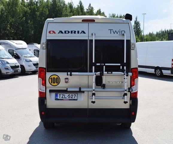 Adria TWIN 600 SP 4