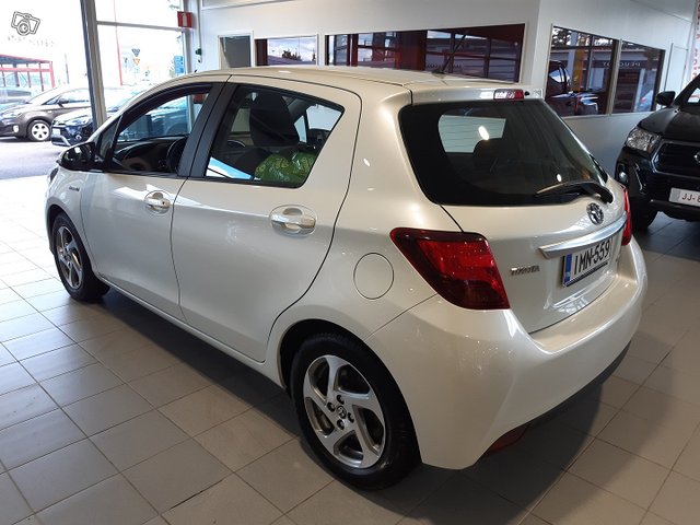 Toyota Yaris 4