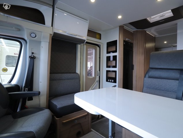 Adria MATRIX 670 SC J.EDITION 13