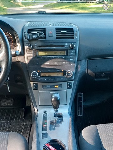 Toyota Avensis 10